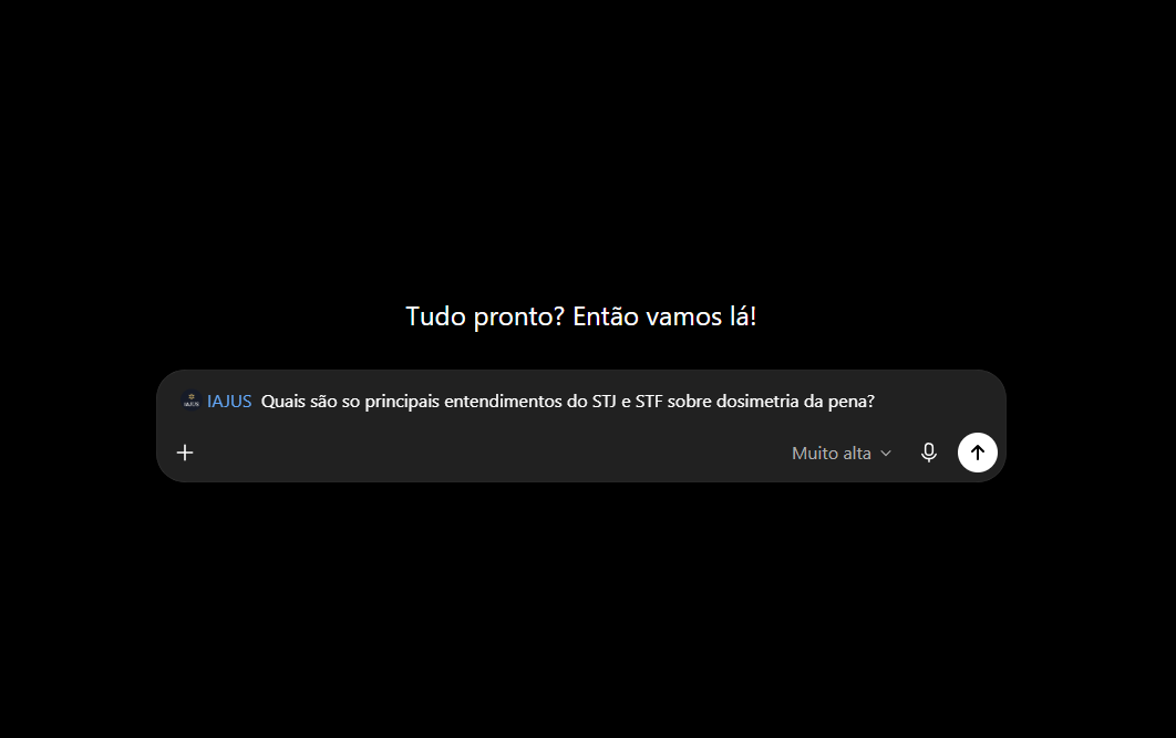 ChatGPT com o IAJUS ativo: resposta jurídica com decisões e links oficiais na conversa.