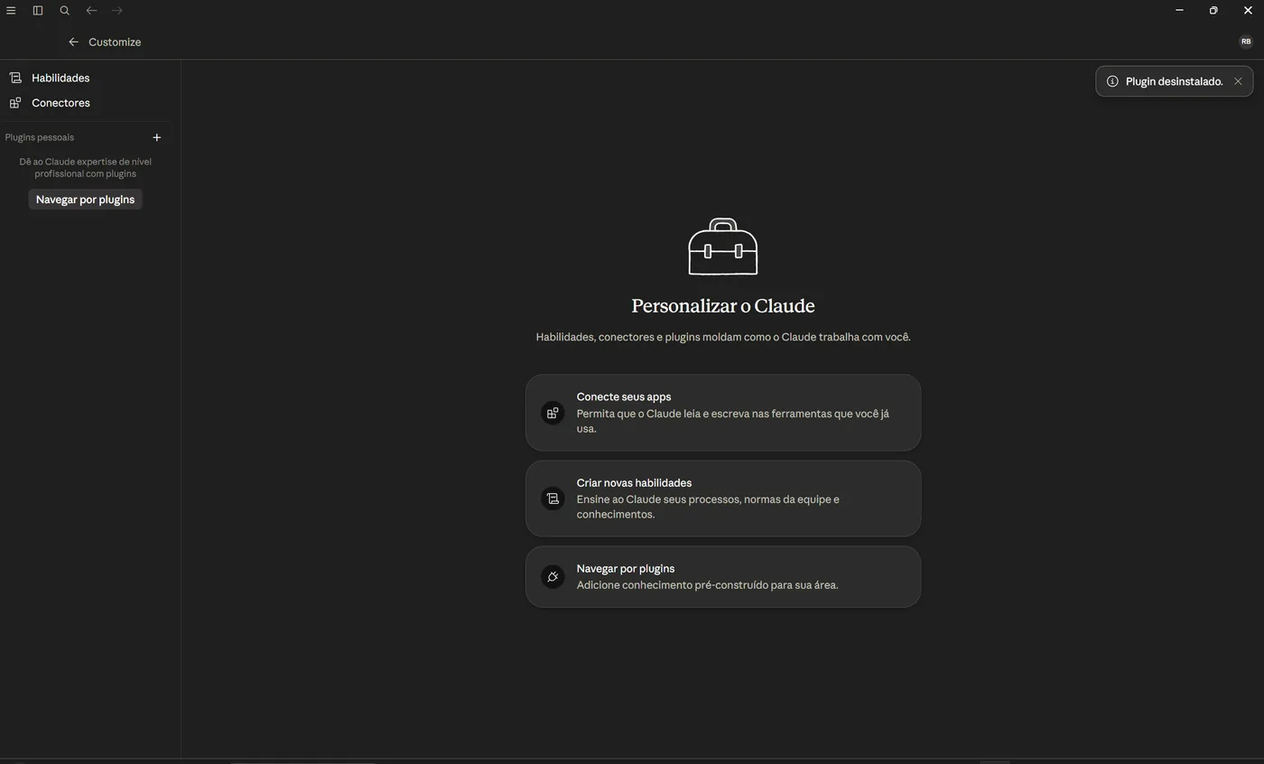 Tela Personalizar o Claude, com a barra lateral Habilidades, Conectores e Plugins pessoais e o botão Navegar por plugins.